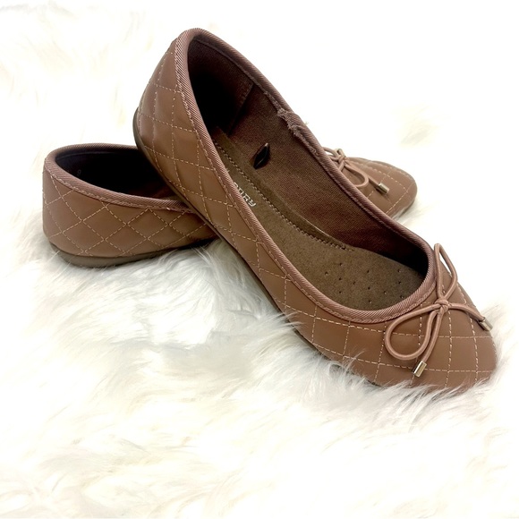 Chinese Laundry Shoes - NWOT Chinese Laundry | Brown Ballet Flats | Size 9